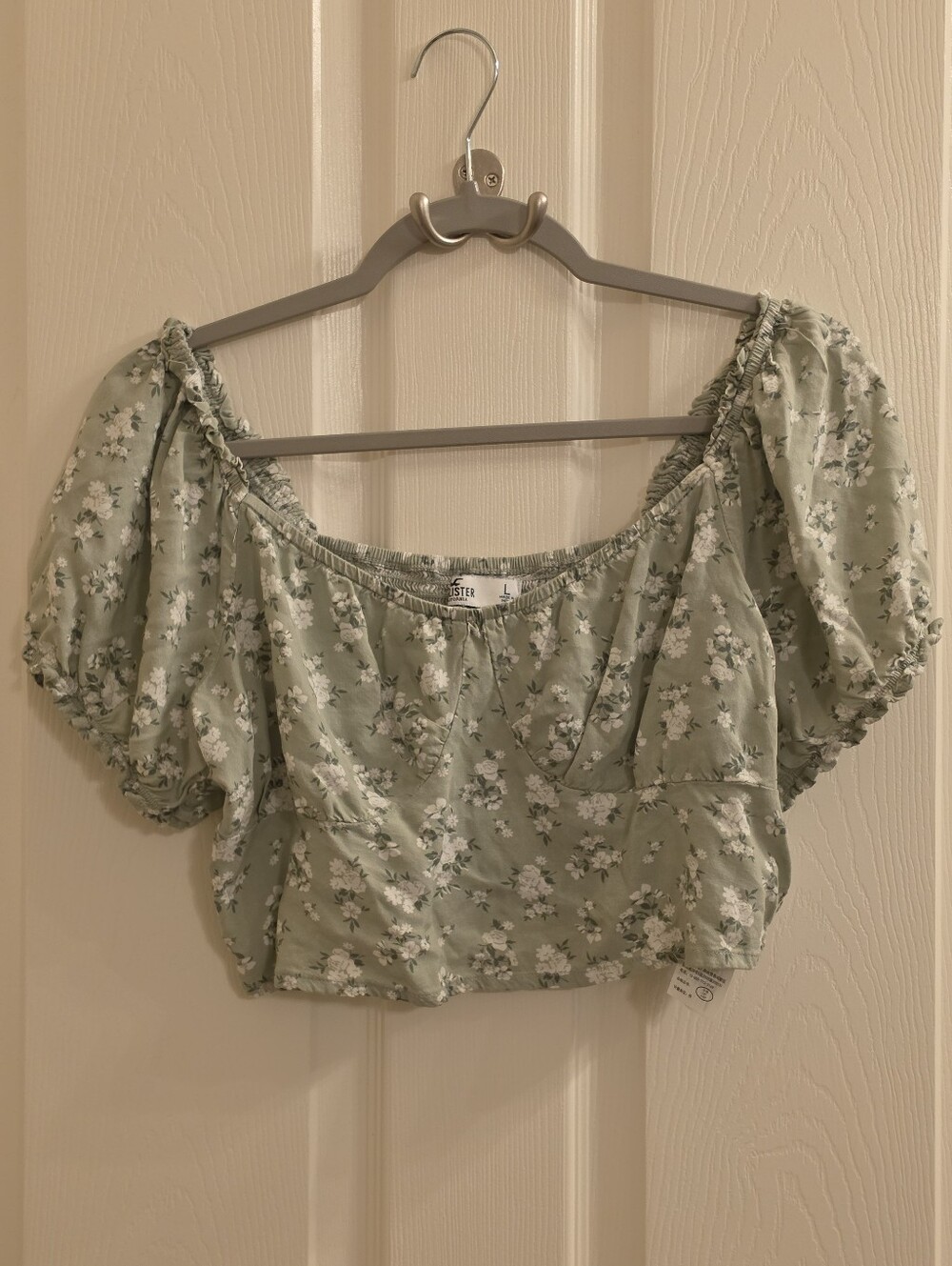 Hollister Sage Green Floral Puff Sleeve Crop Top - Large